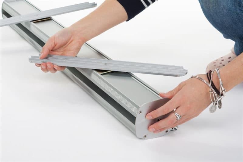 How to assemble a roll-up Banner